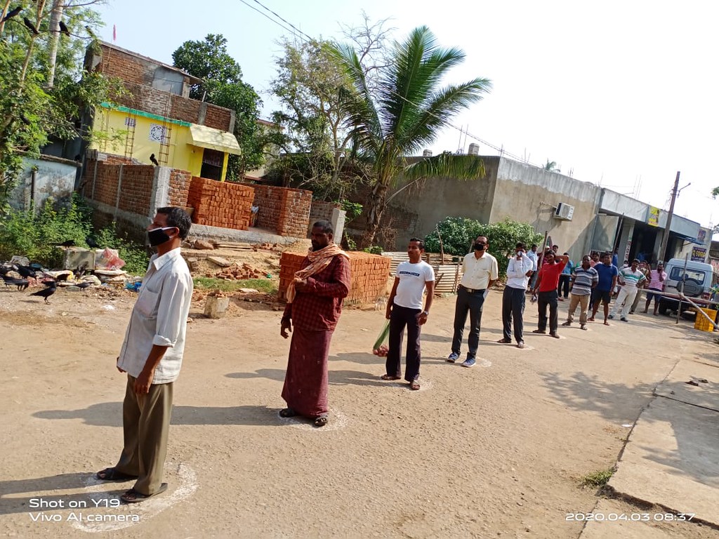 Social distancing at a fish market in Odisha, India. Photo by Manorama Mohapatra.