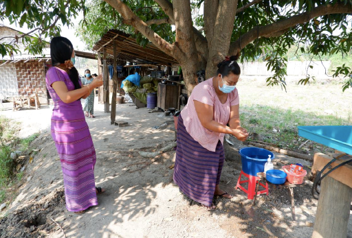Women in Shwebo