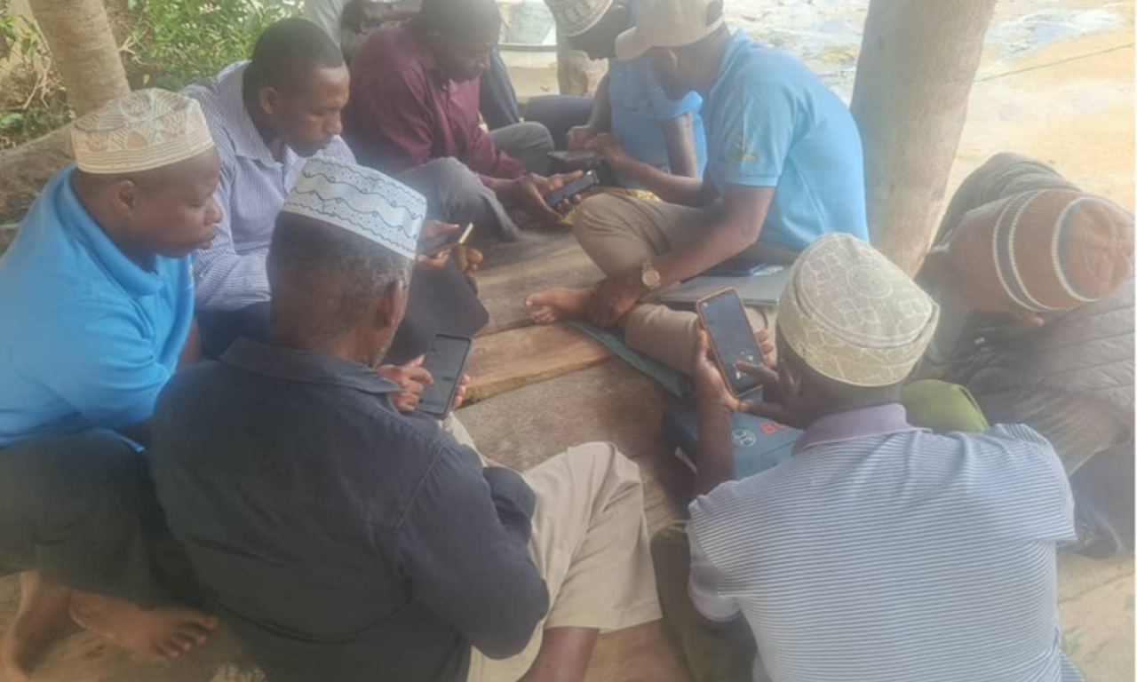 Participants receive hands-on training on the Tracks app, a digital tool that helps small-scale fishers record trips, view fishing routes and use data to support safer, more sustainable fisheries.